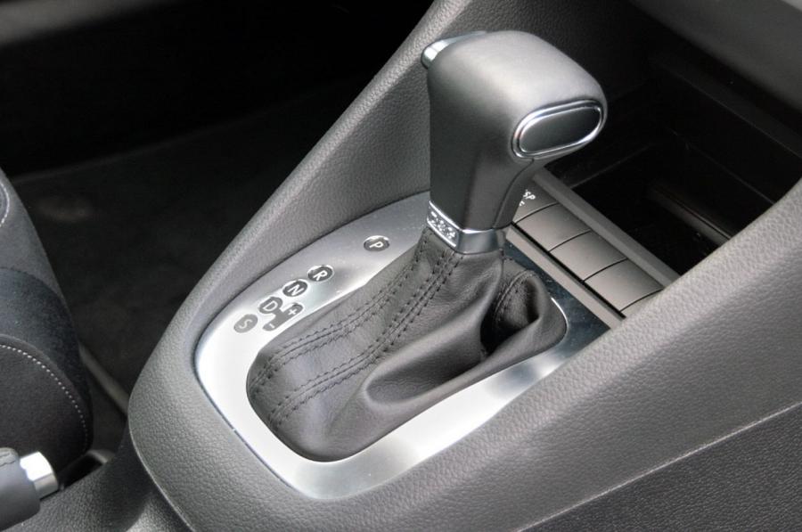  Volkswagen Golf 2010 года  (фото 26 из 36)